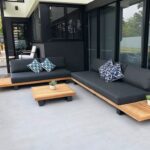 TerraLuxe Haven 4-seater outdoor sectional with matching table in modern Lubek design