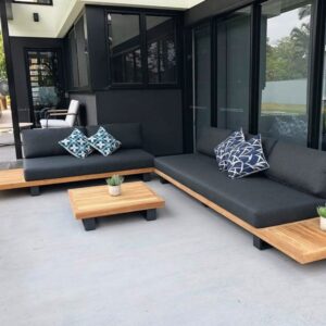 TerraLuxe Haven 4-seater outdoor sectional with matching table in modern Lubek design