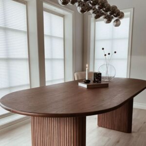 Elegant 4, 6, or 8-seater dining table
