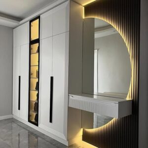 LED-lit central mirror wardrobe with matte black handles LED-lit central mirror wardrobe with matte black handles